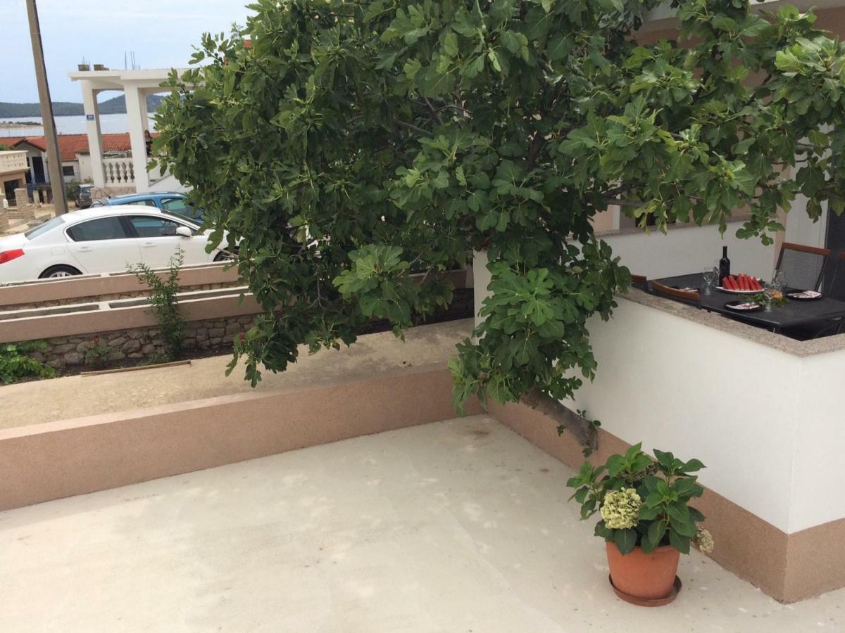 Bdm Apartment Drage Luaran gambar